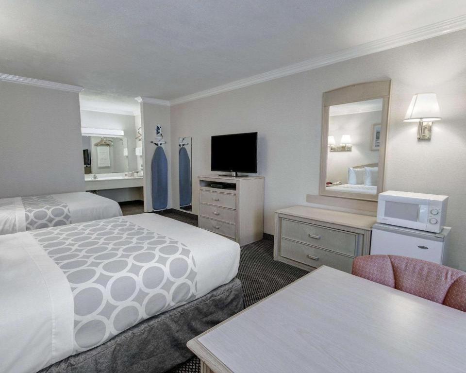 Econo Lodge Ван-Хорн Экстерьер фото
