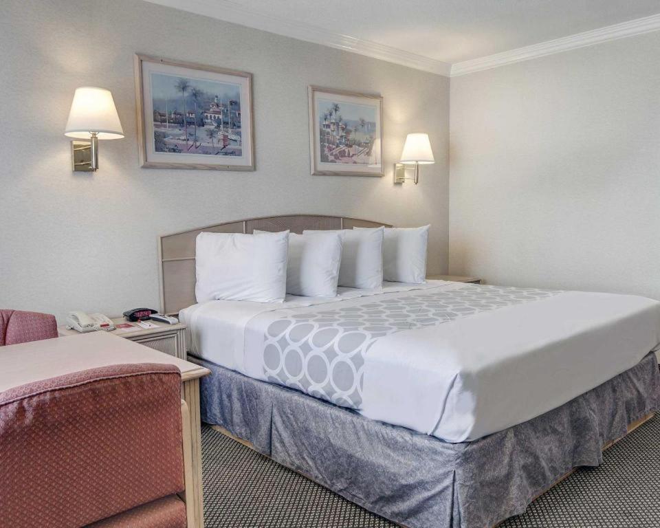 Econo Lodge Ван-Хорн Экстерьер фото